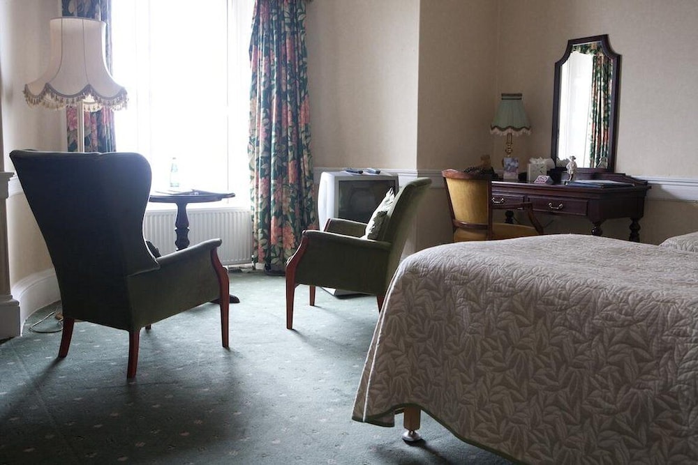 North West Castle Hotel 32/50