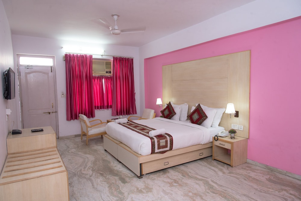 HOTEL GORBANDH 11/48