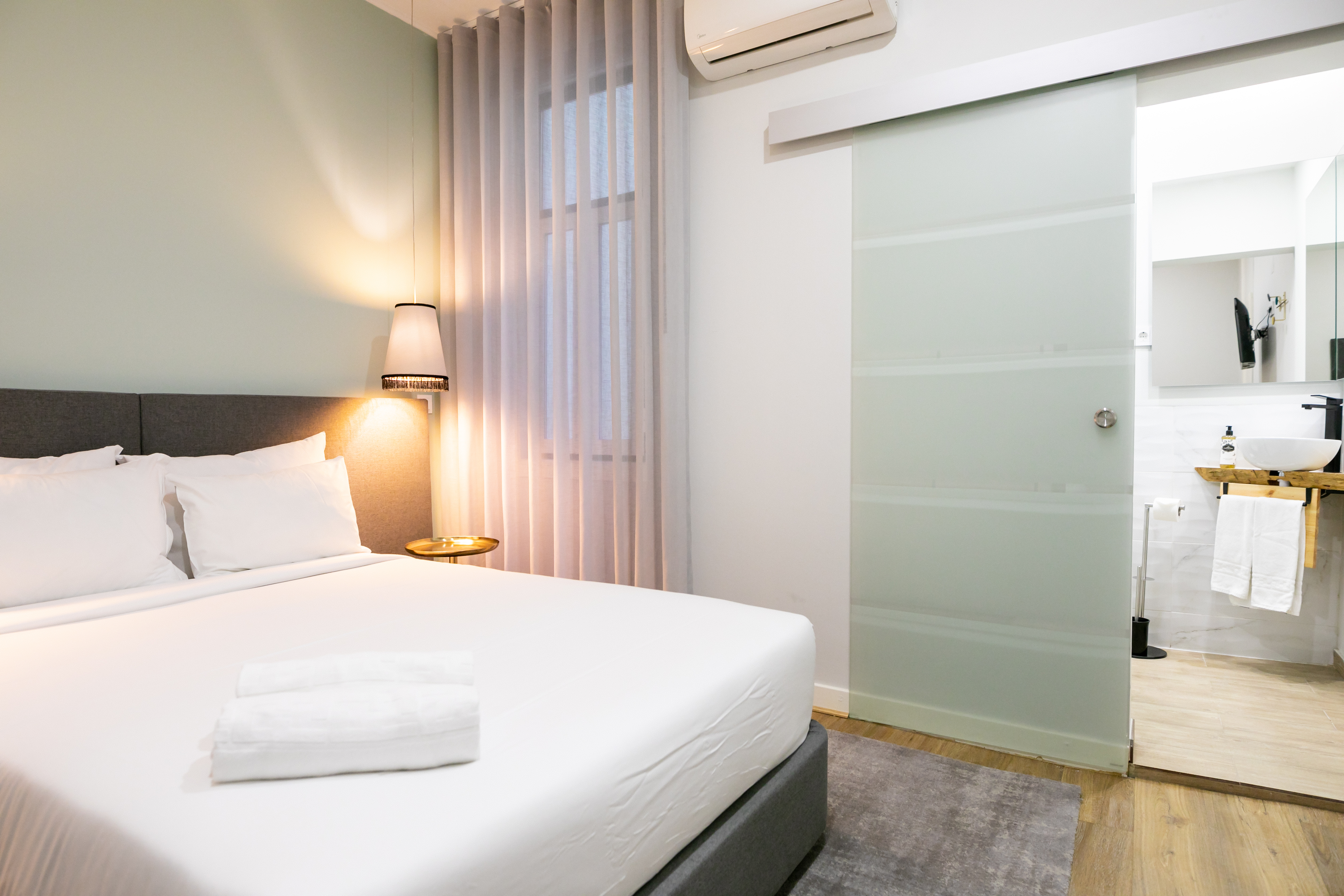 Standard, Double or Twin Bed