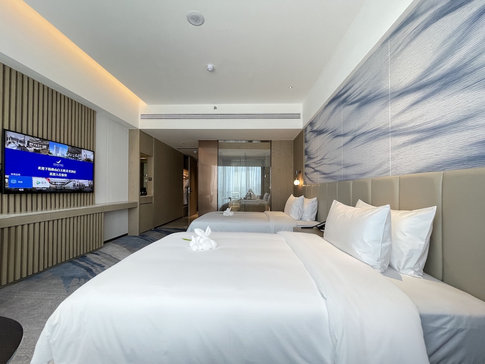 White Swan VYV Hotel 11/57