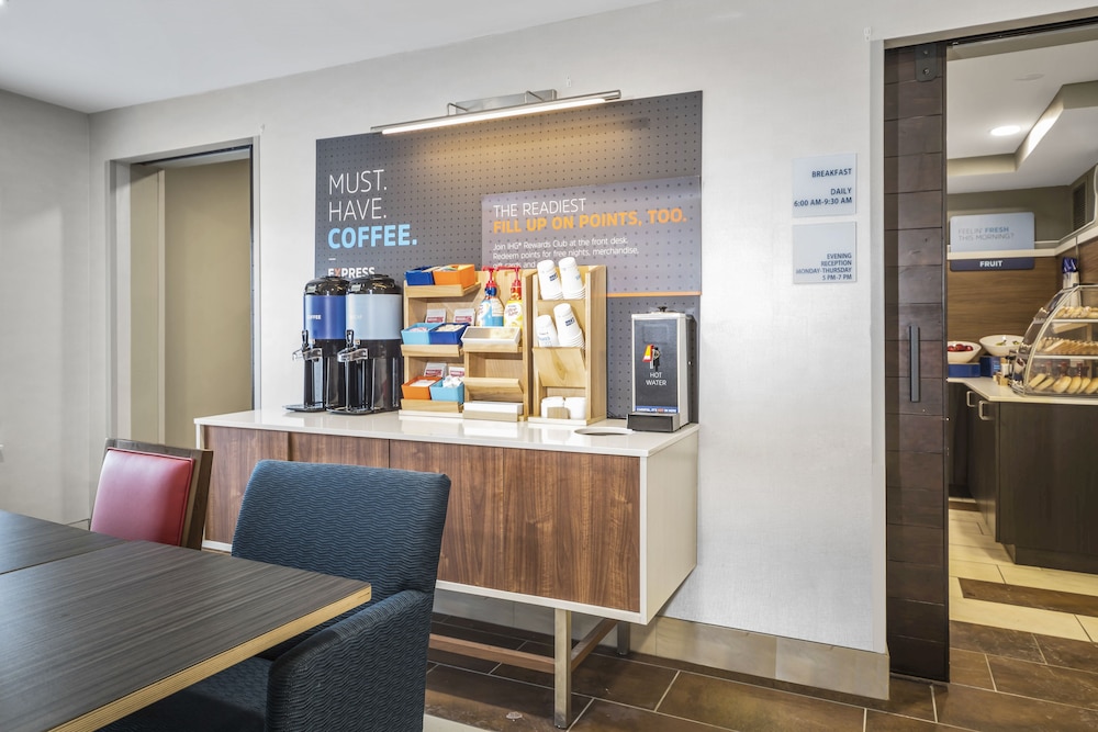 Holiday Inn Express Chicago Nw-Vernon Hills 33/50