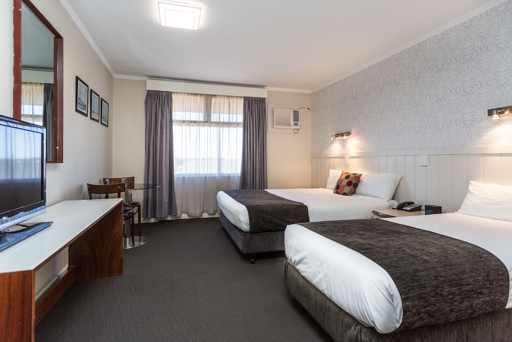 Country Comfort Amity Motel 27/57