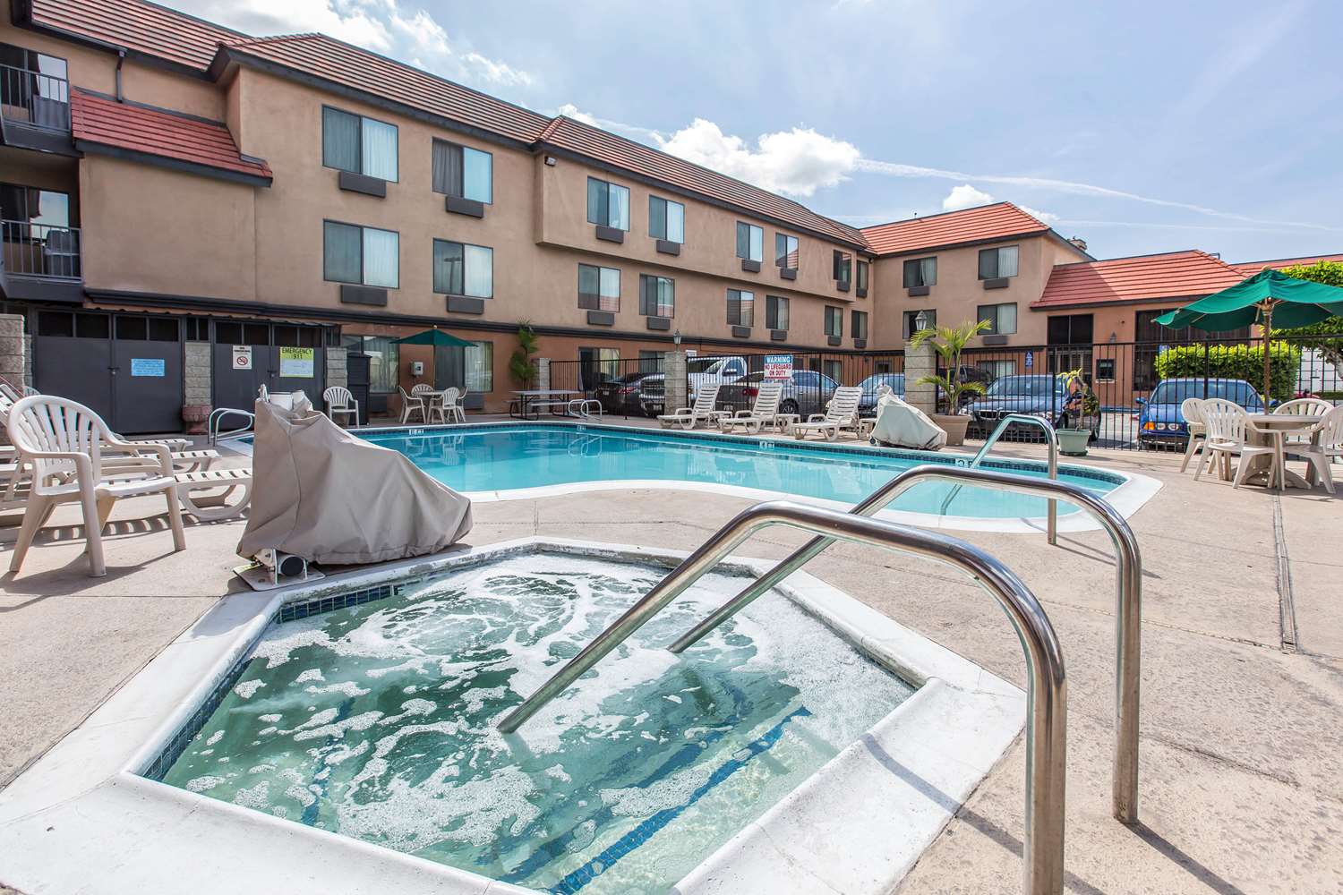 Quality Inn and Suites Bell Gardens Los Angeles 22/38