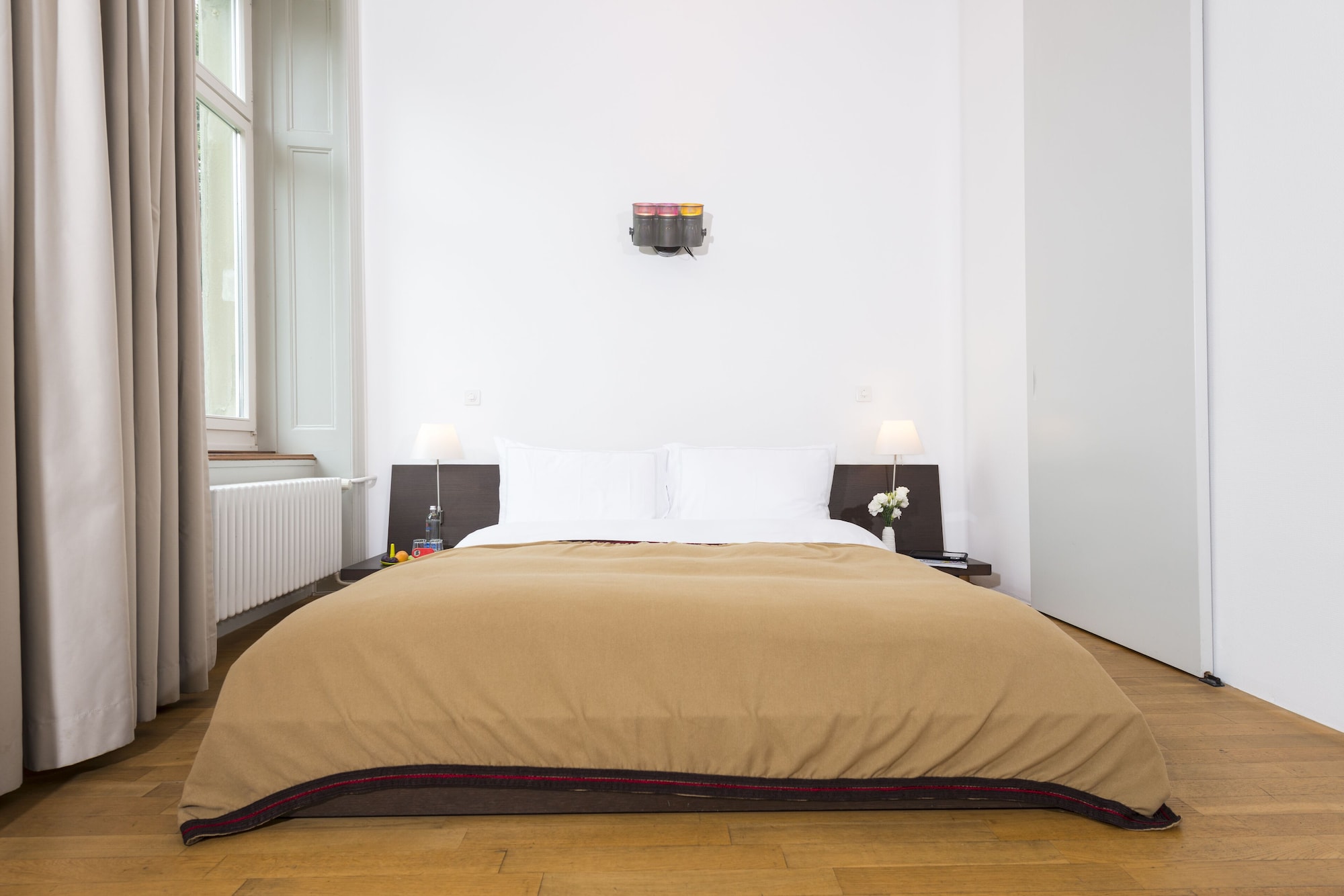 DELUXE, DOUBLE BED