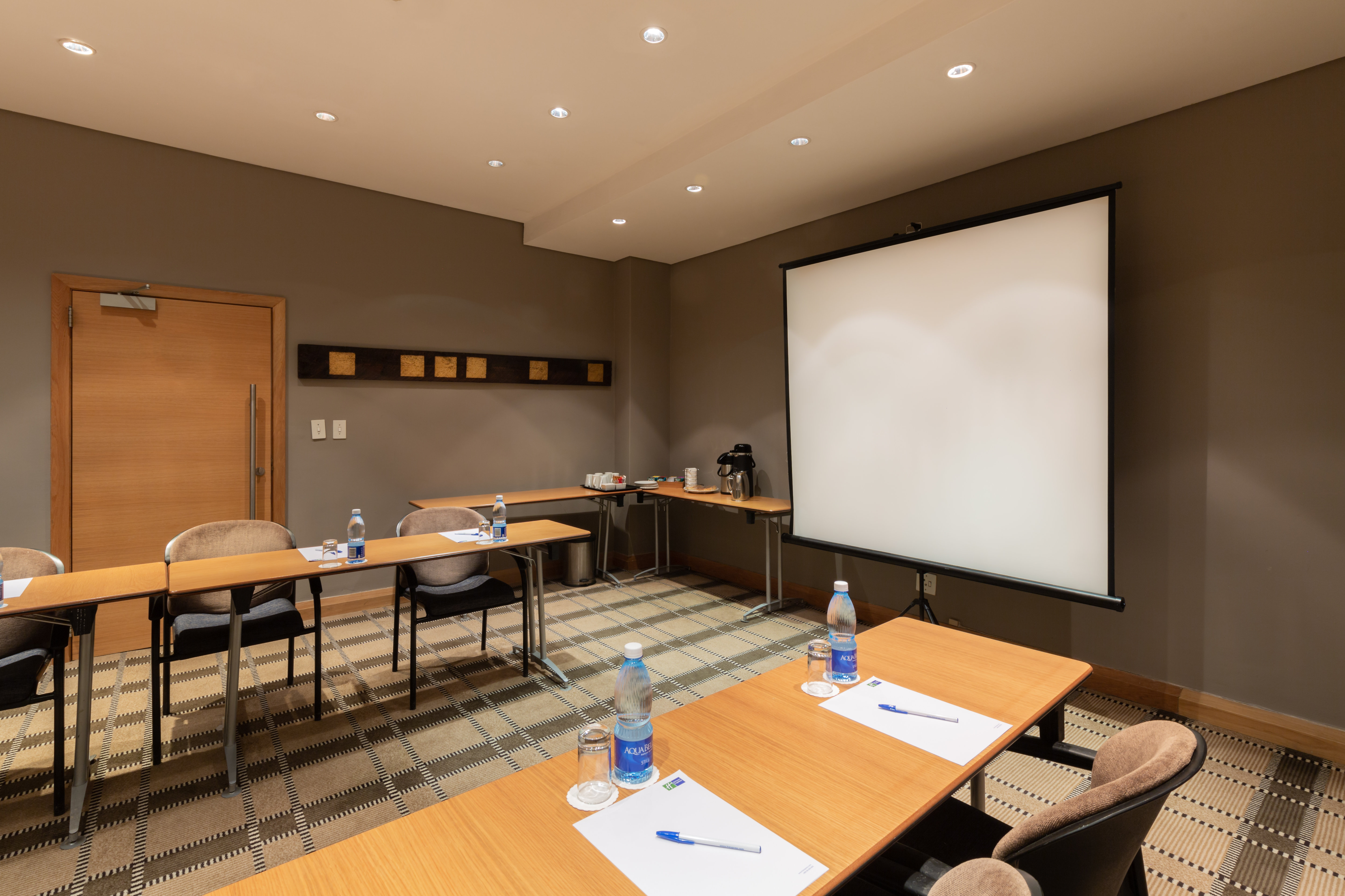 HOLIDAY INN EXPRESS CAPE TOWN CITY CENTRE 39/50