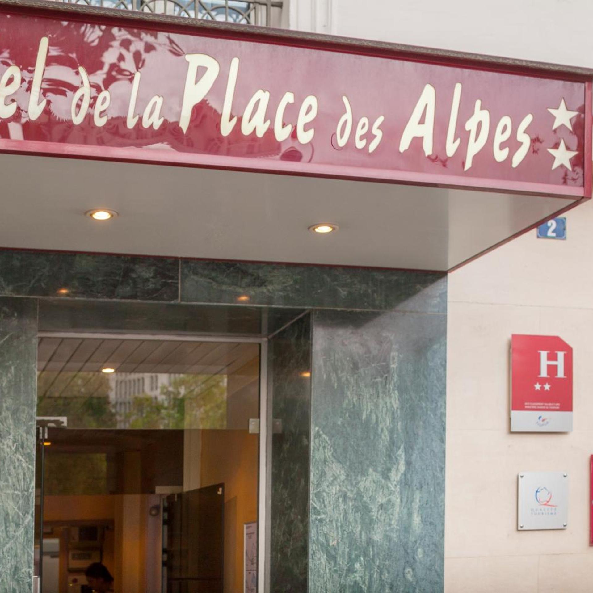 HOTEL DE LA PLACE DES ALPES 2/35