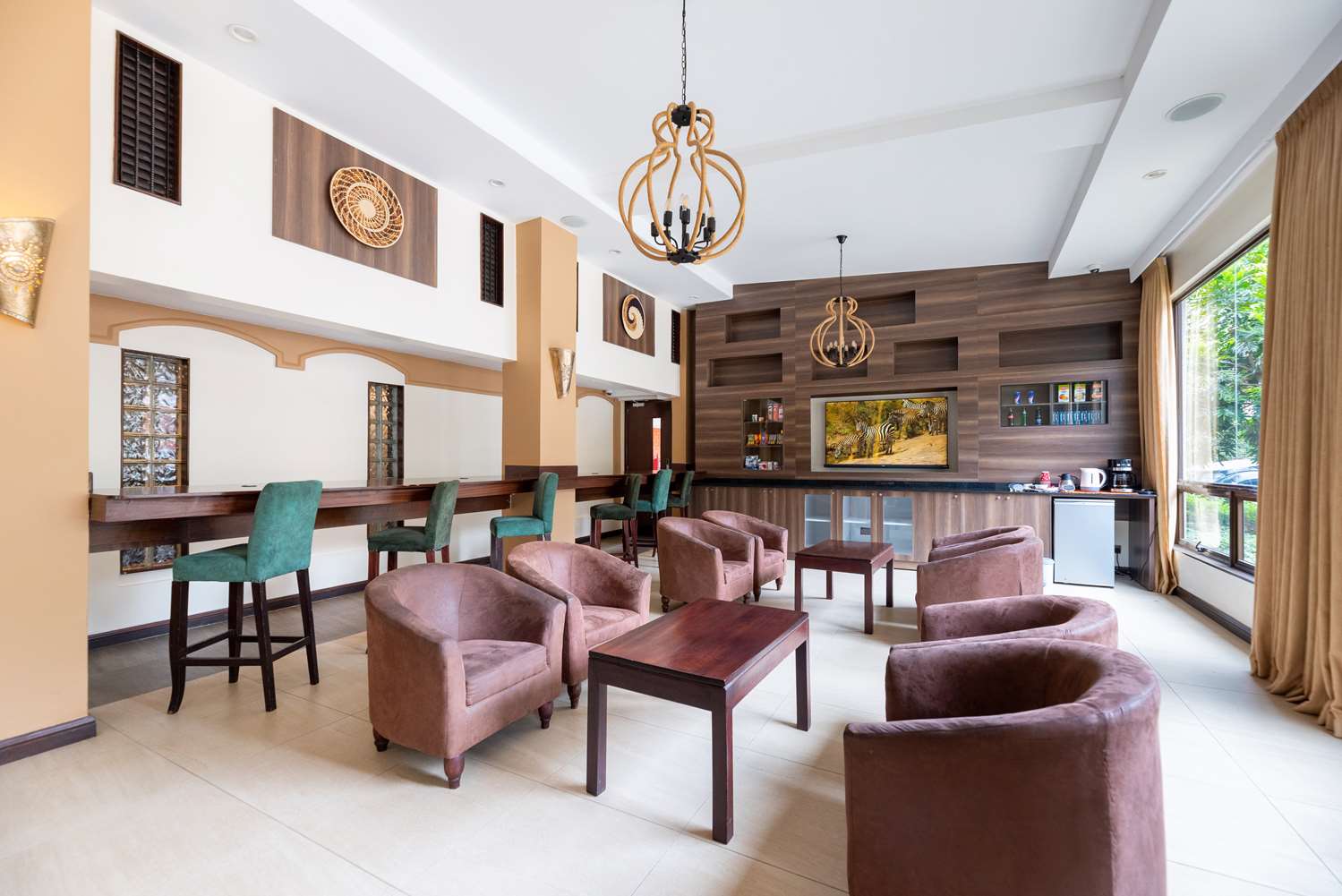 Heri Heights Hotel Apartments, SureStay Collection by BW 23/27