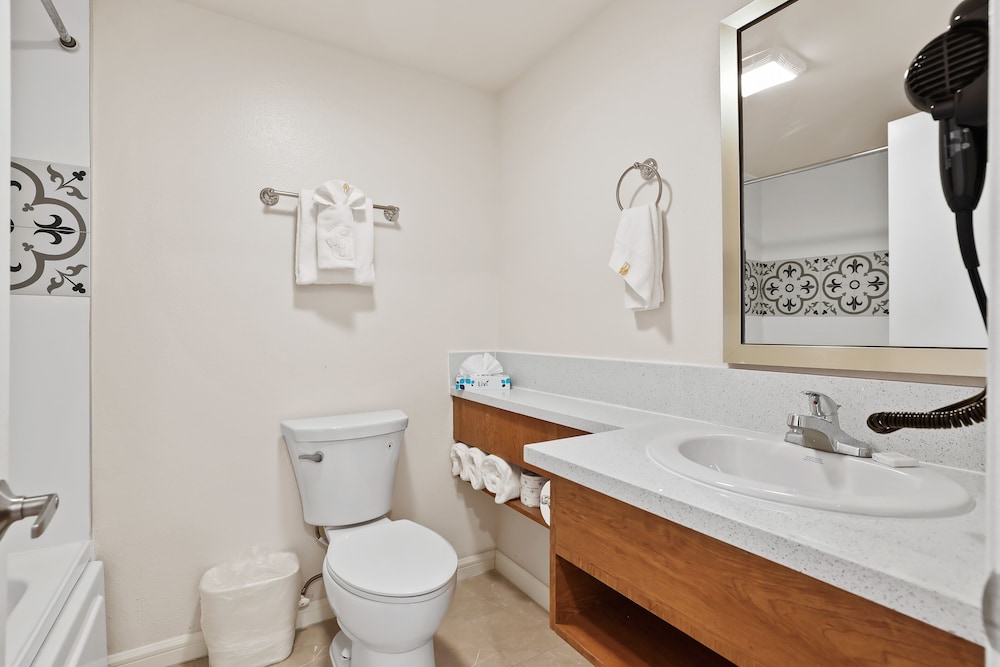Brookhurst Plaza Inn 34/39