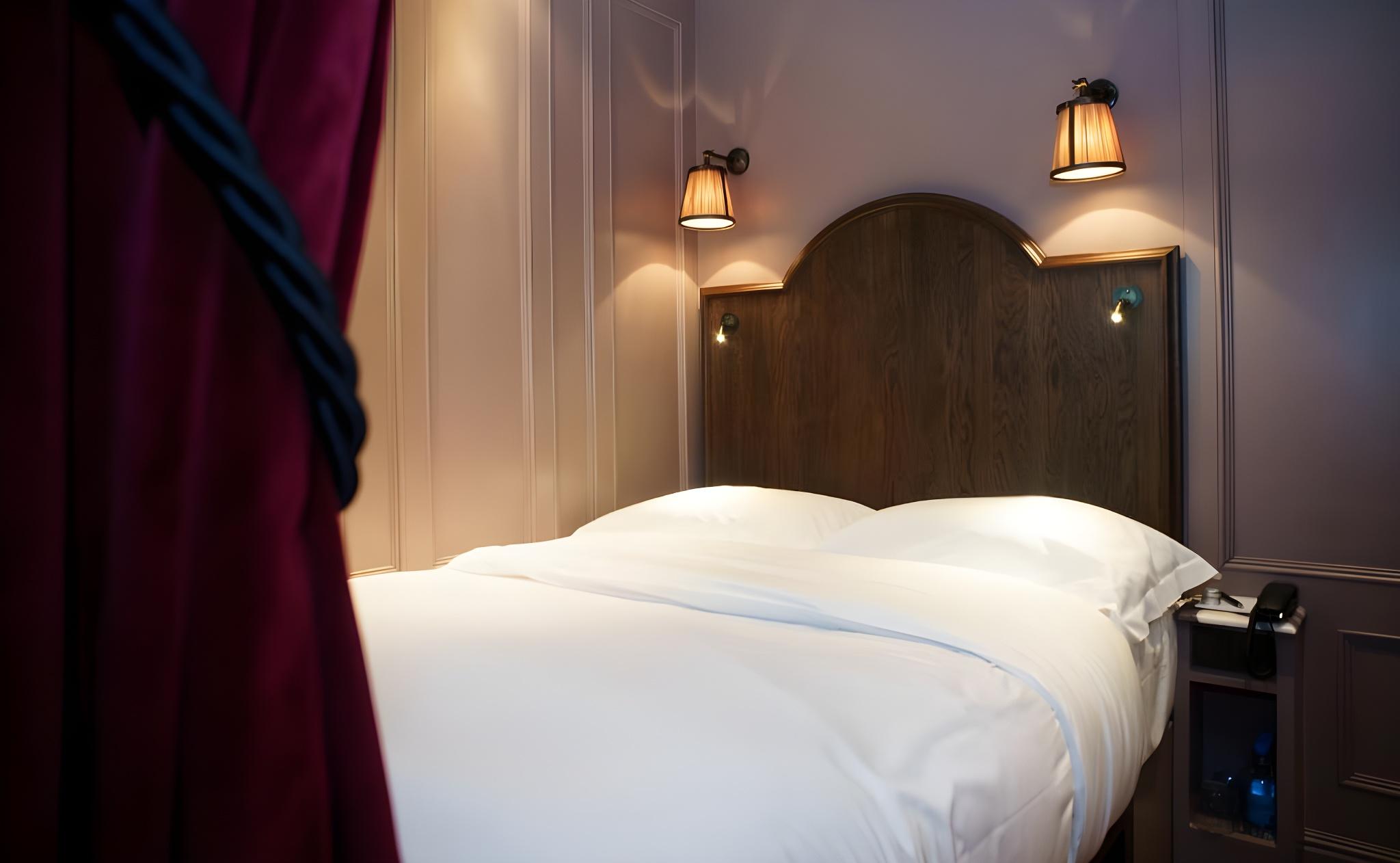 Semi Room, Semi Double Bed, No Window, Small
