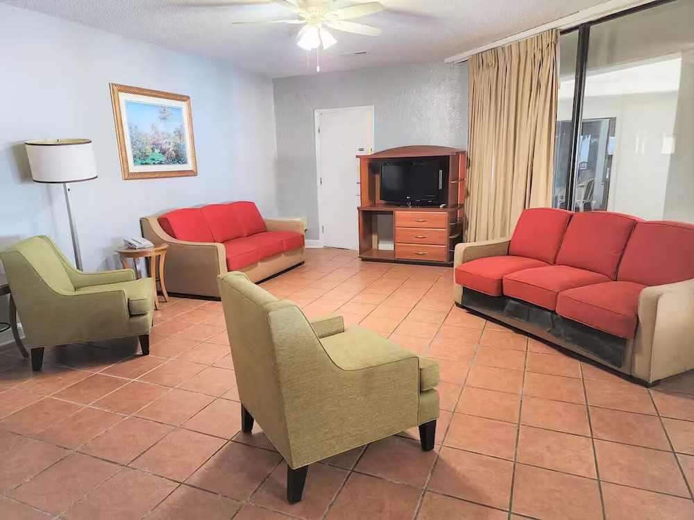 Capital O Sunset Waves Hotel Myrtle Beach Oceanfront 47/63