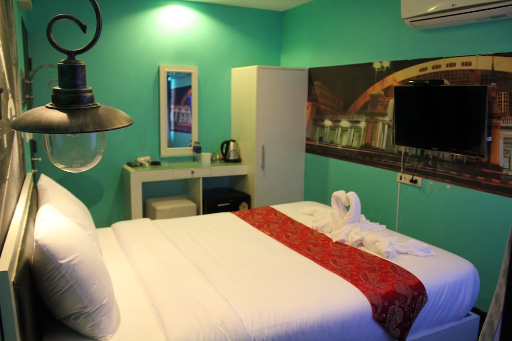 S30 Hotel 16/44