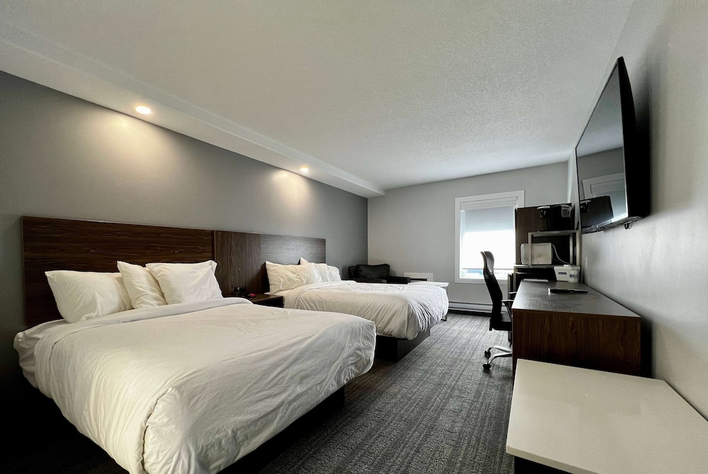 Travelodge by Wyndham Regina 24/65