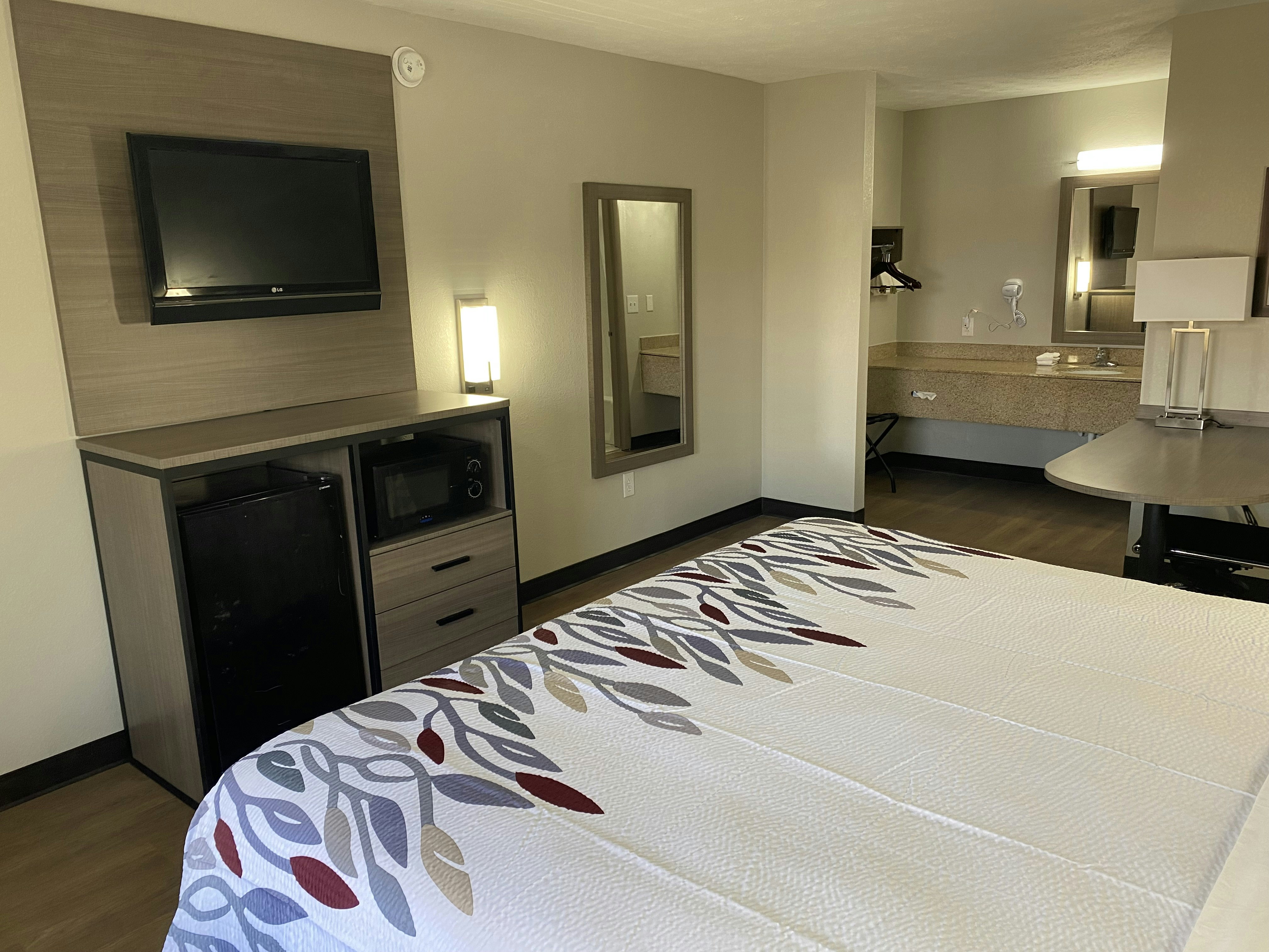 Red Roof Inn Jacksonville, AL 9/14
