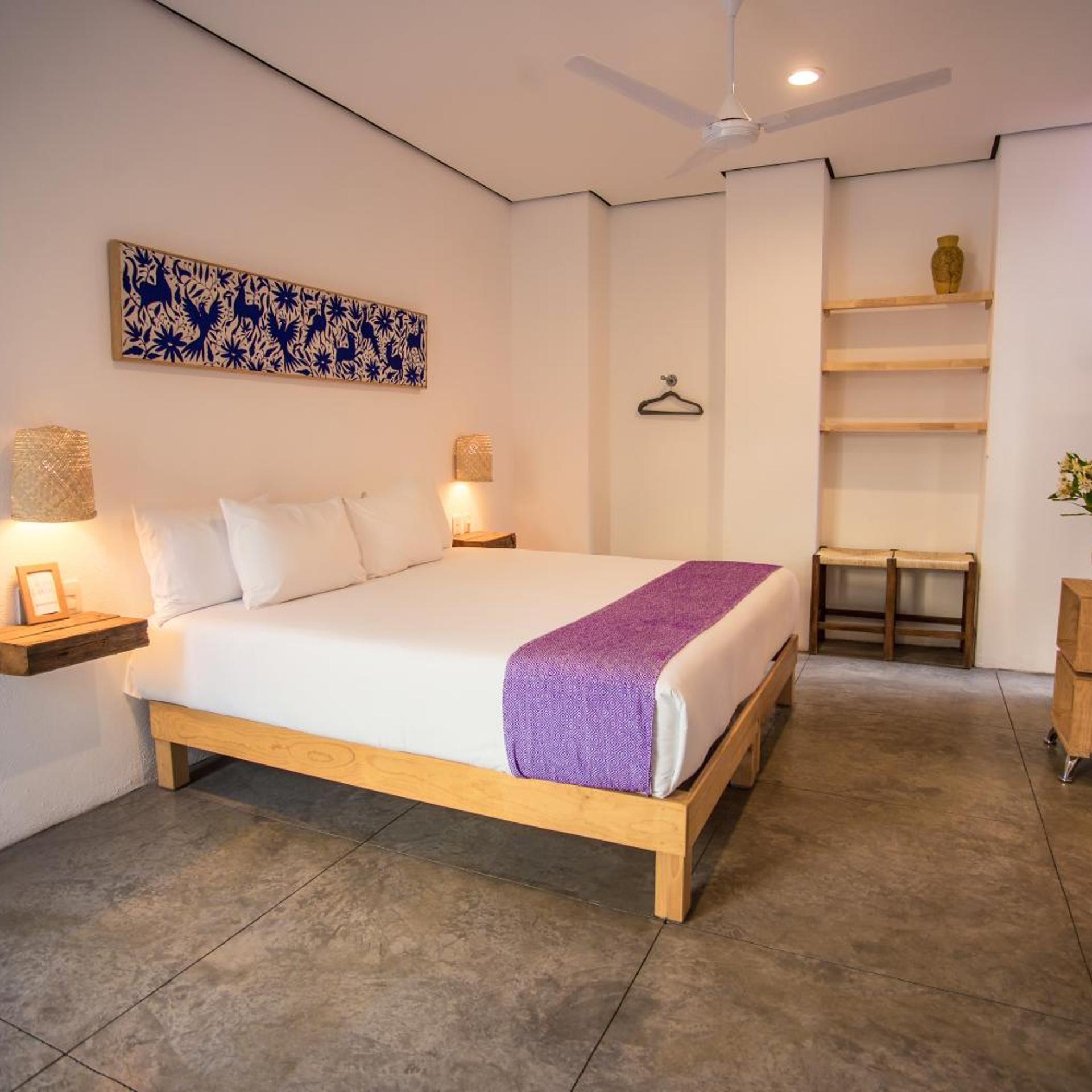 Deluxe, King Bed