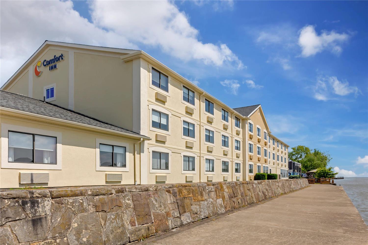 Comfort Inn River's Edge 4/26