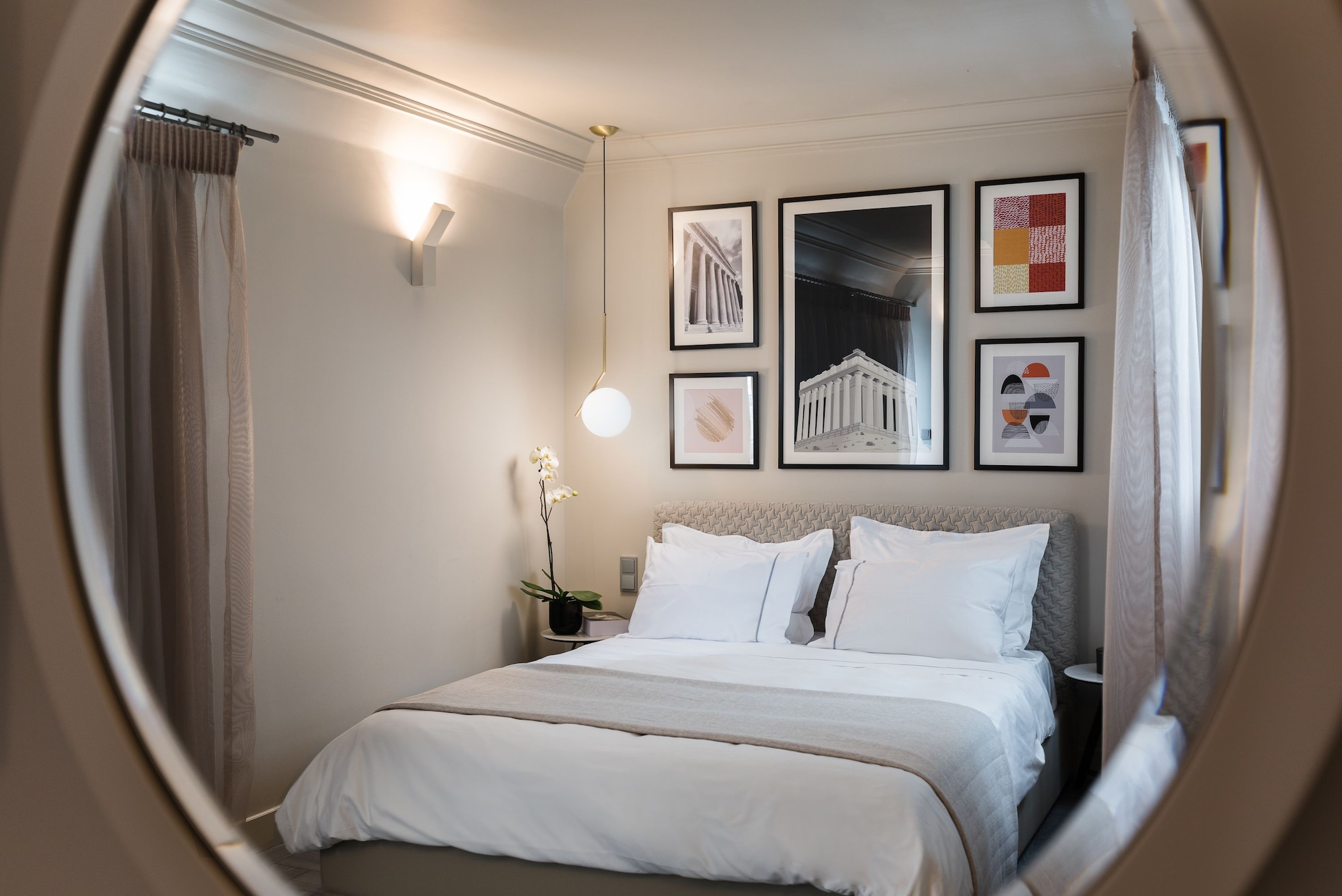 ROOM, DOUBLE BED