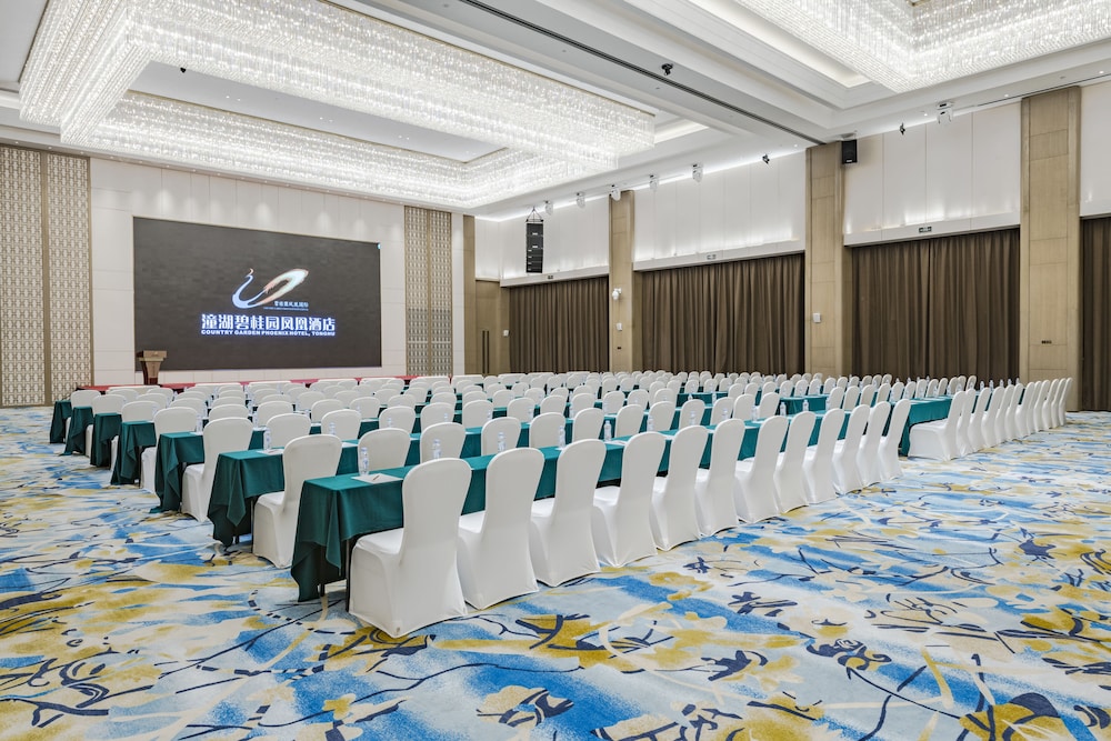 Fengyue Hotel 40/47