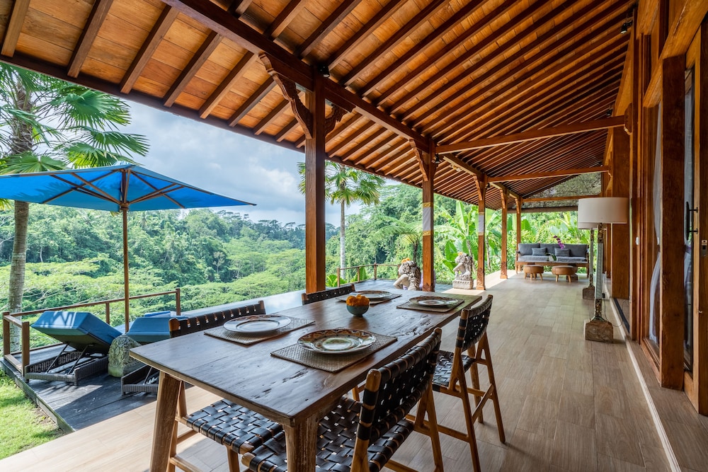 Ubud Valley Boutique Resort 48/64