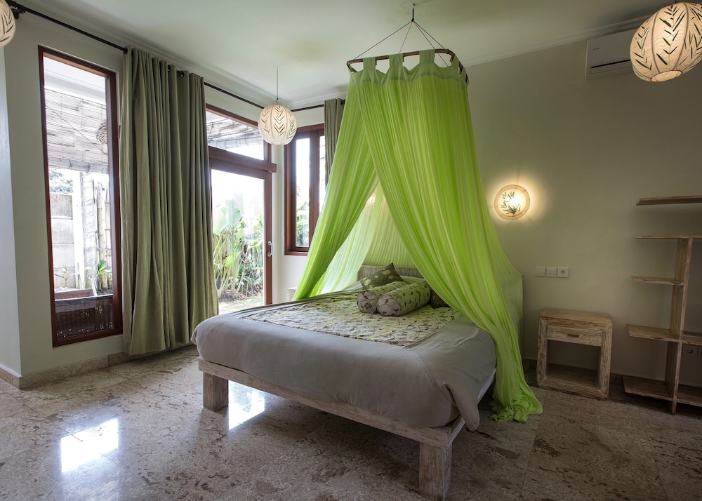 Ecosfera Hotel 8/50
