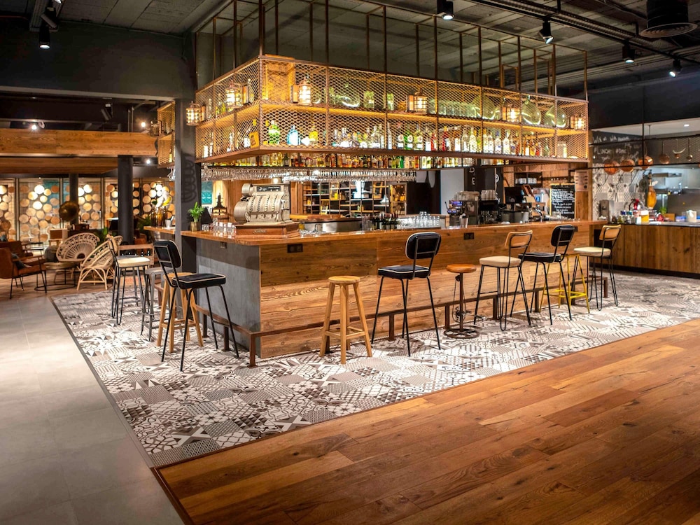 NOVOTEL AVIGNON NORD 33/48