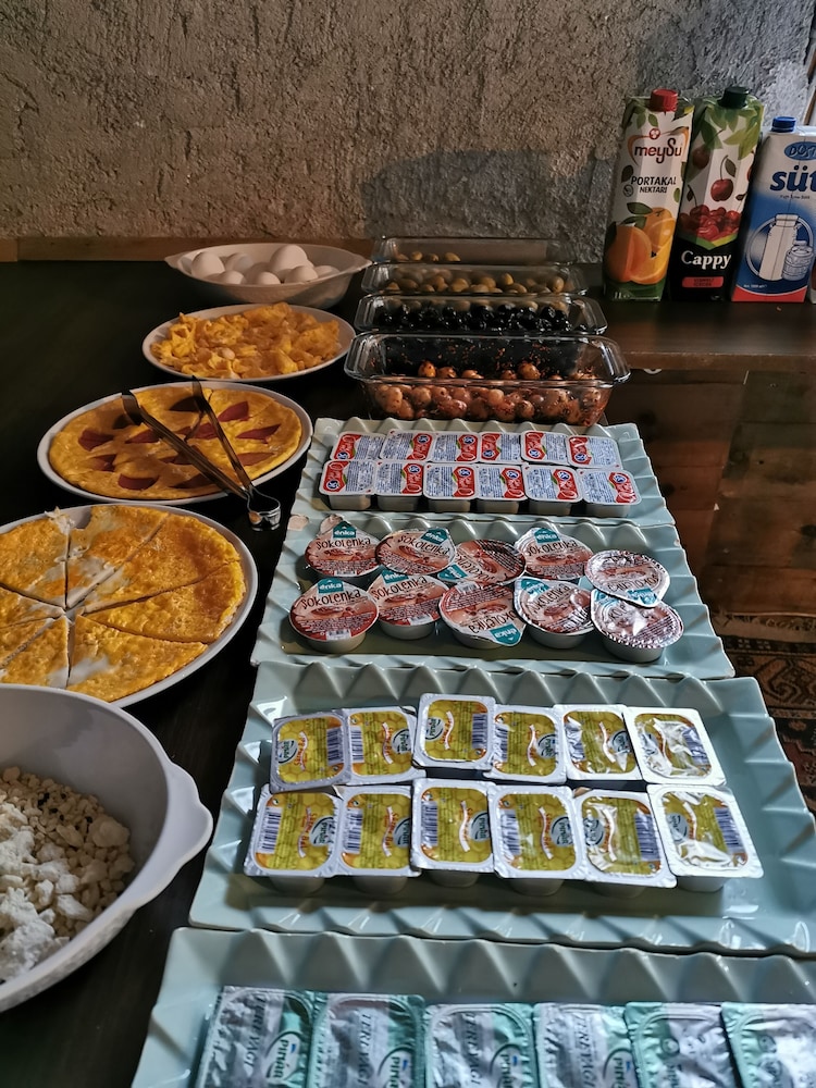Falcon Cave Suites 19/49