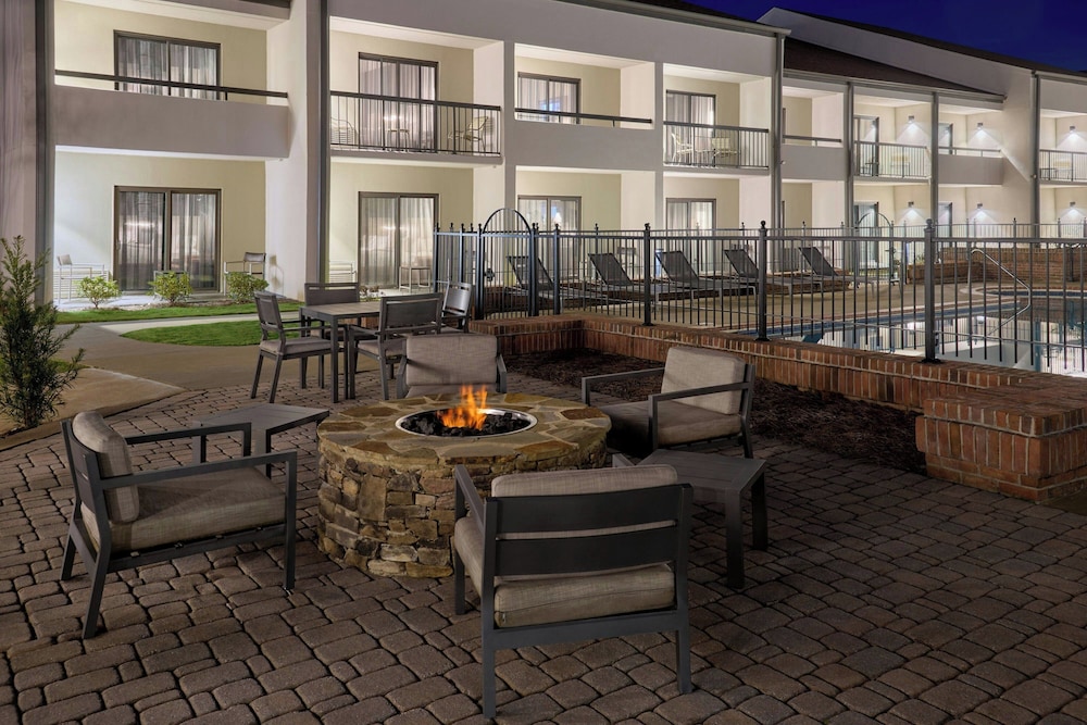 Courtyard by Marriott Birmingham Hoover 40/57