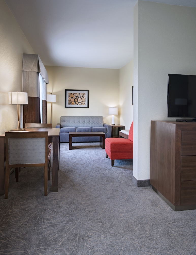 Holiday Inn Express Suites Austin Nw Four Points 32/51