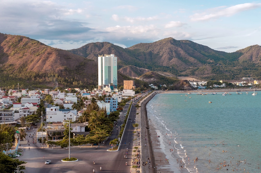 Muong Thanh Nha Trang Hotel 64/69