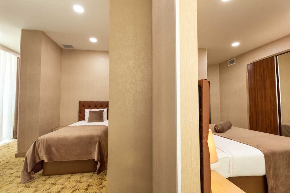 West Shine Hotel 31/48