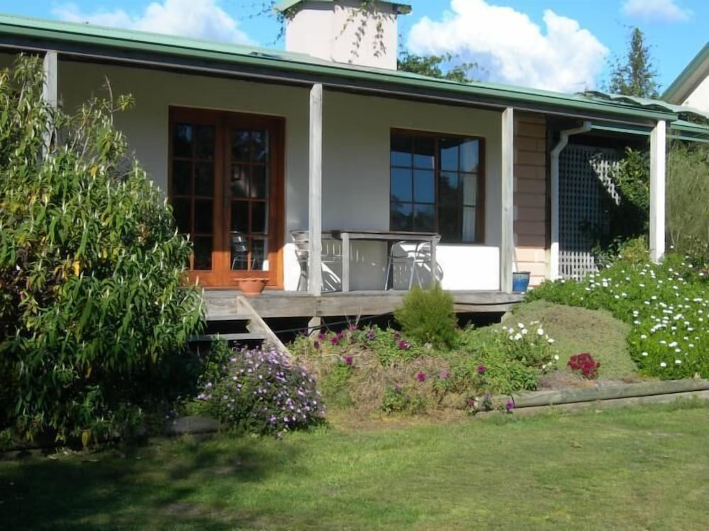 PLATYPUS PARK COUNTRY RETREAT 51/57