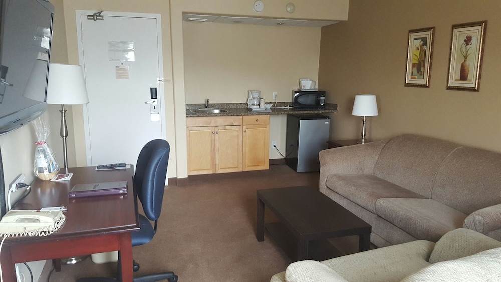 Travelodge by Wyndham Regina 32/65
