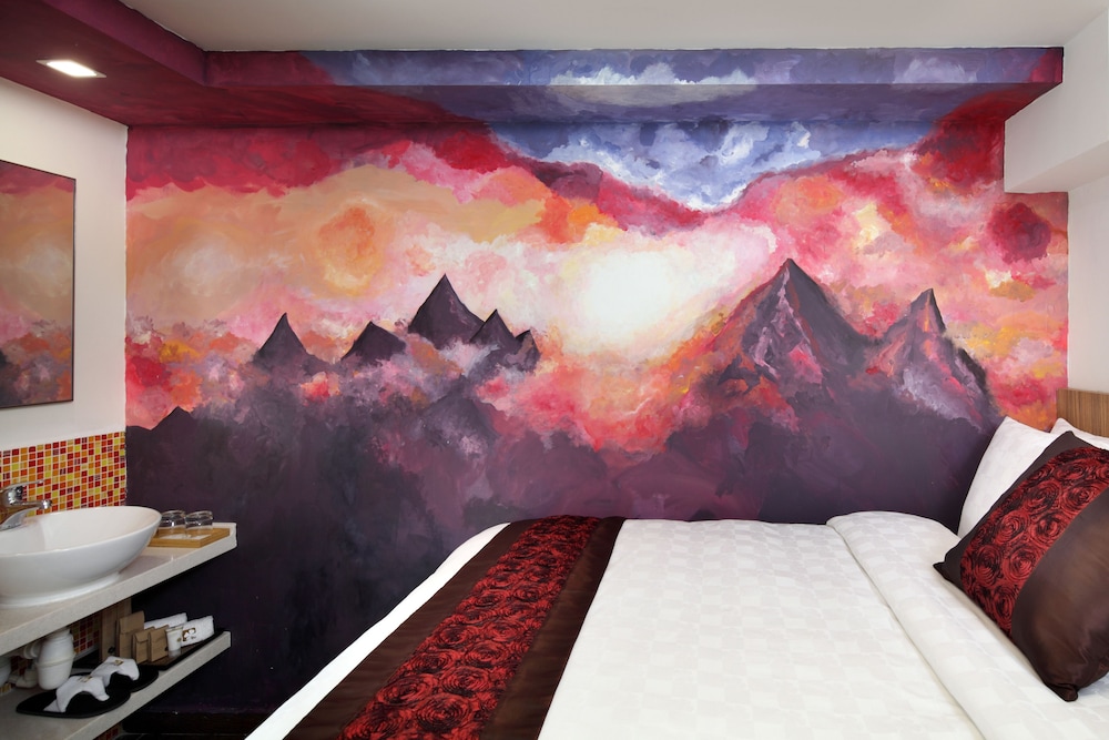 HOTEL CLOVER THE ARTS 47/52