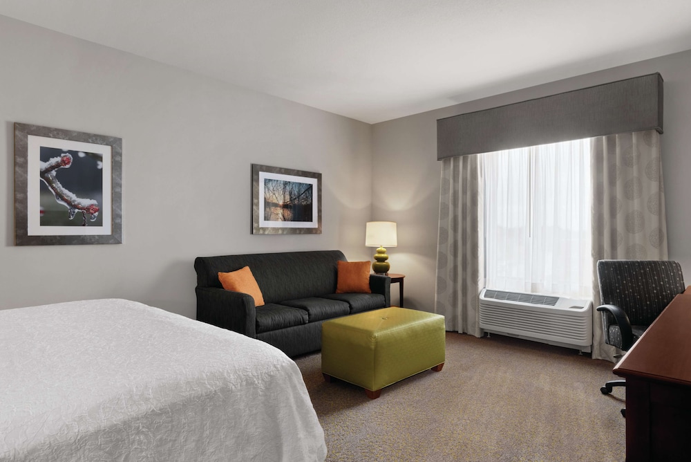 Hampton Inn Suites Mishawaka S Bend At Heritage Square In 11/61