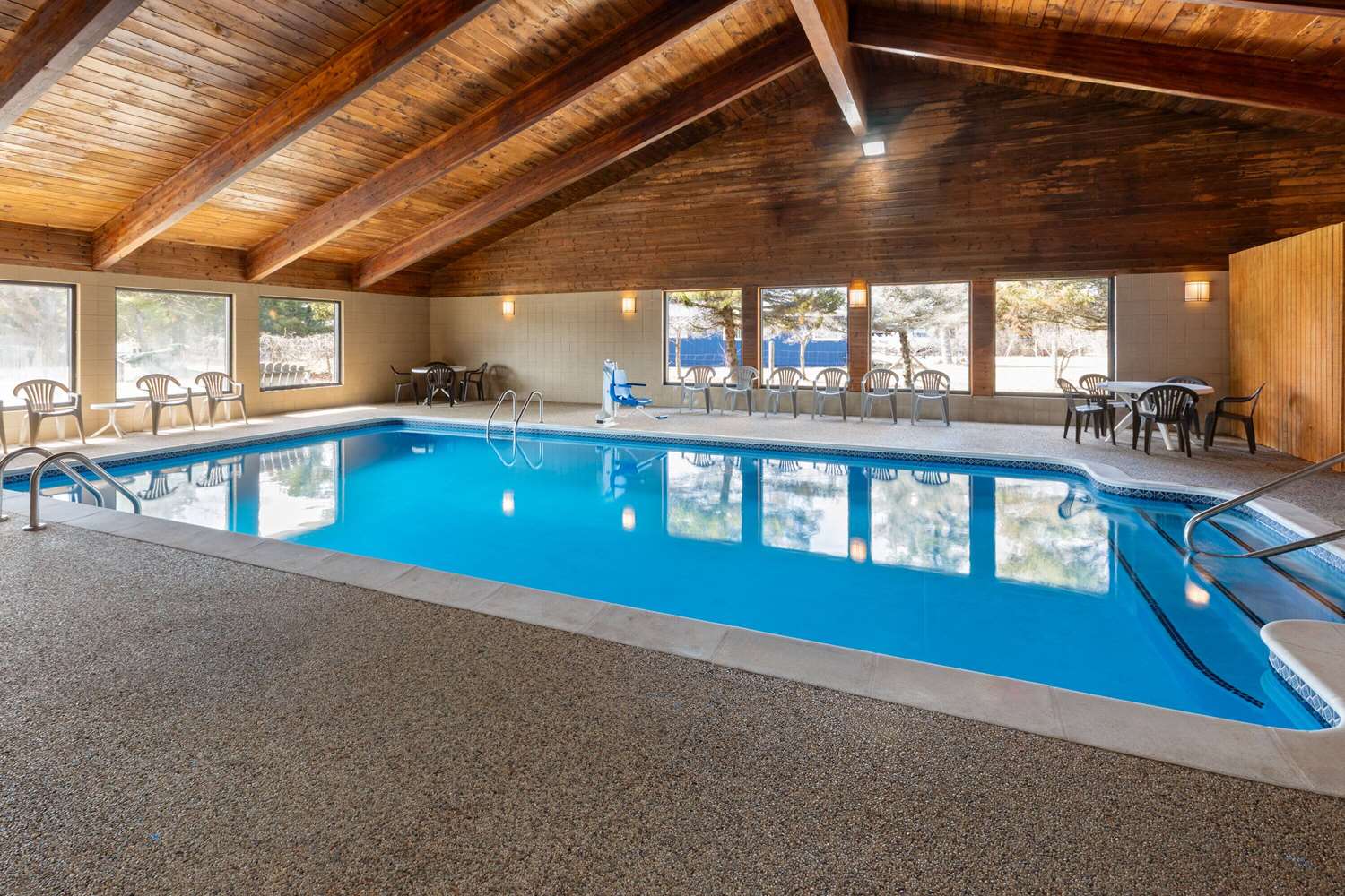 Americinn By Wyndham Oscoda Near Ausable River 30/40