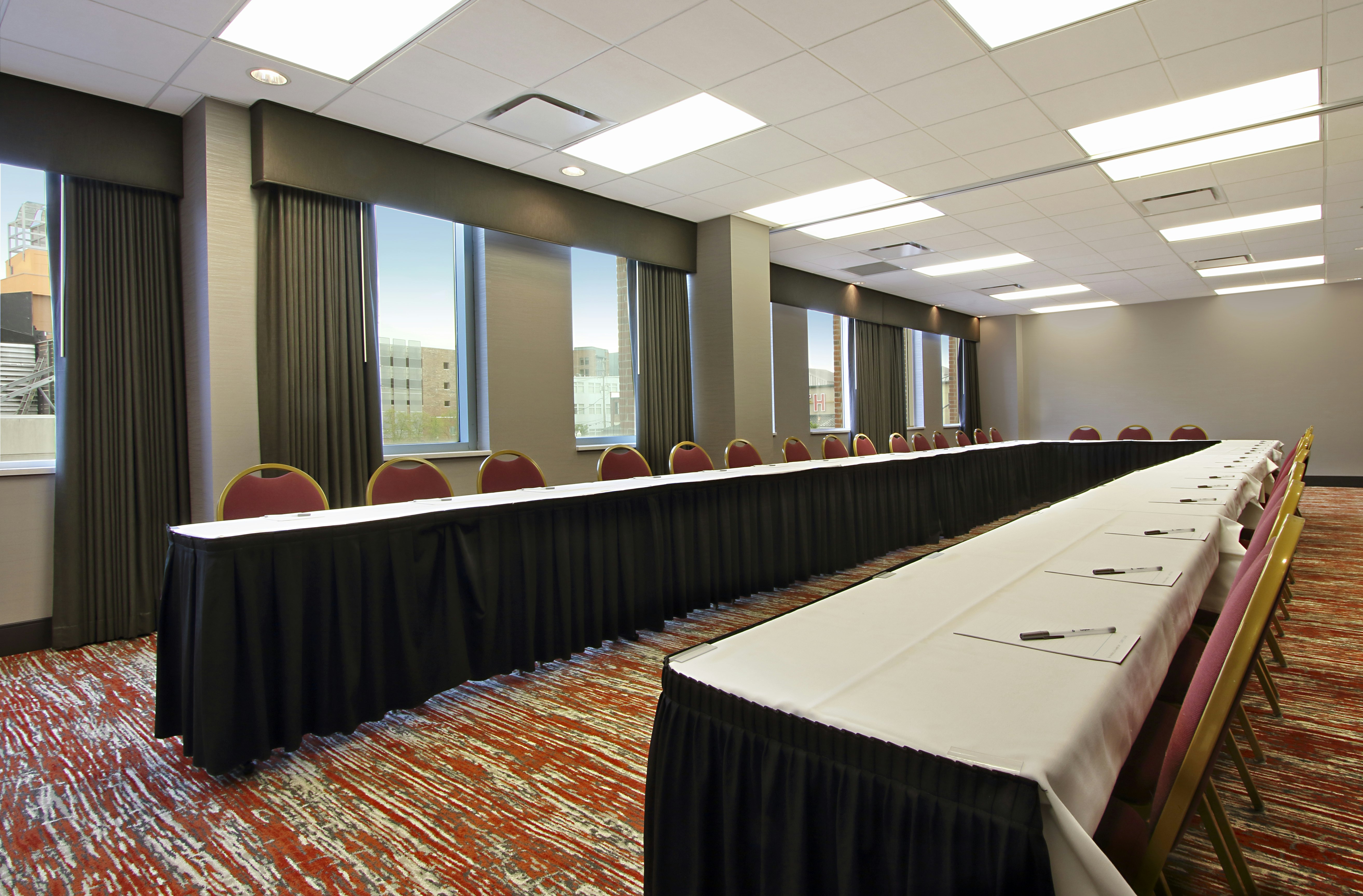 Hampton Inn Suites Columbus Downtown 29/59