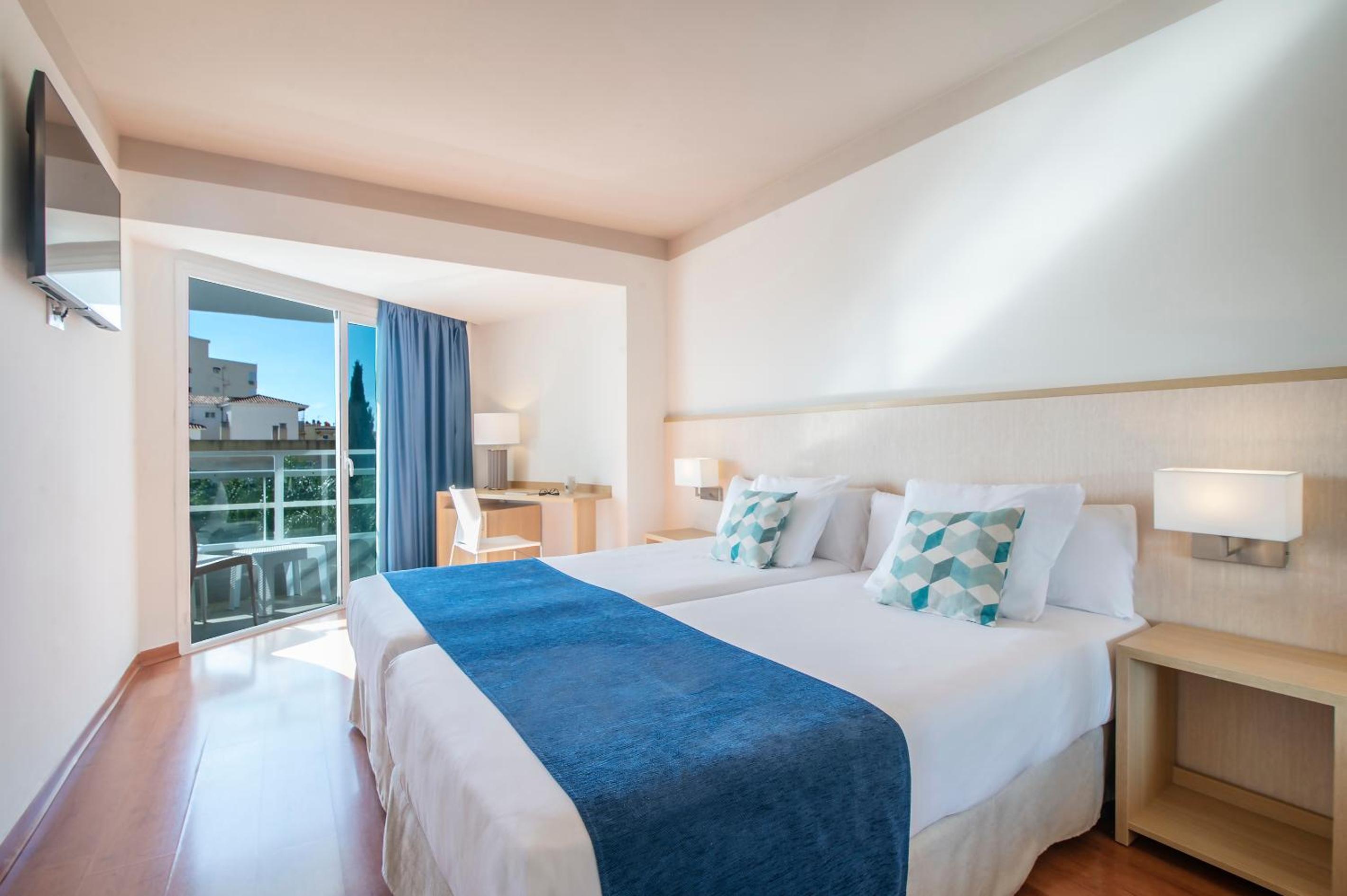 Room, Twin Beds, Sea View