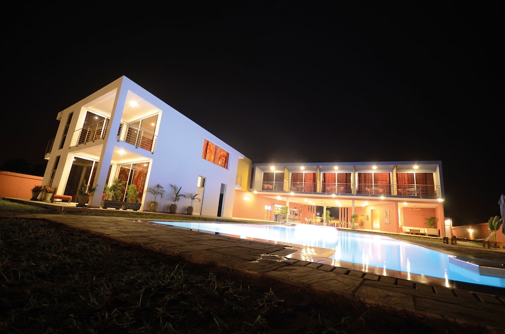 Leo S Beach Hotel Restaurant Adults Only 1/39
