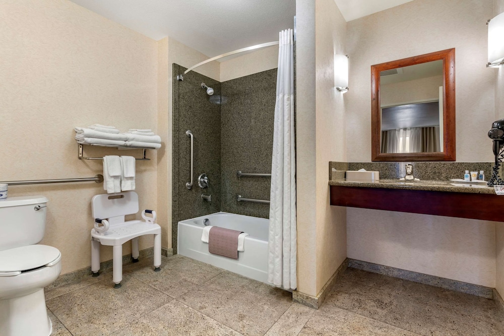 Comfort Suites Fernley 9/34