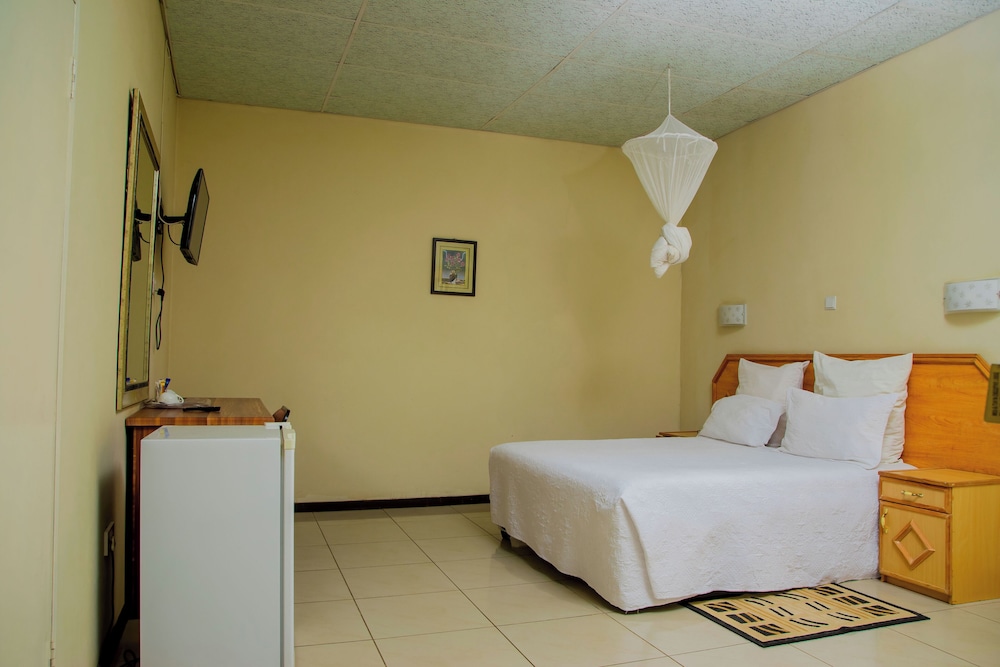 Mosi-O-Tunya Executive Lodge 12/27