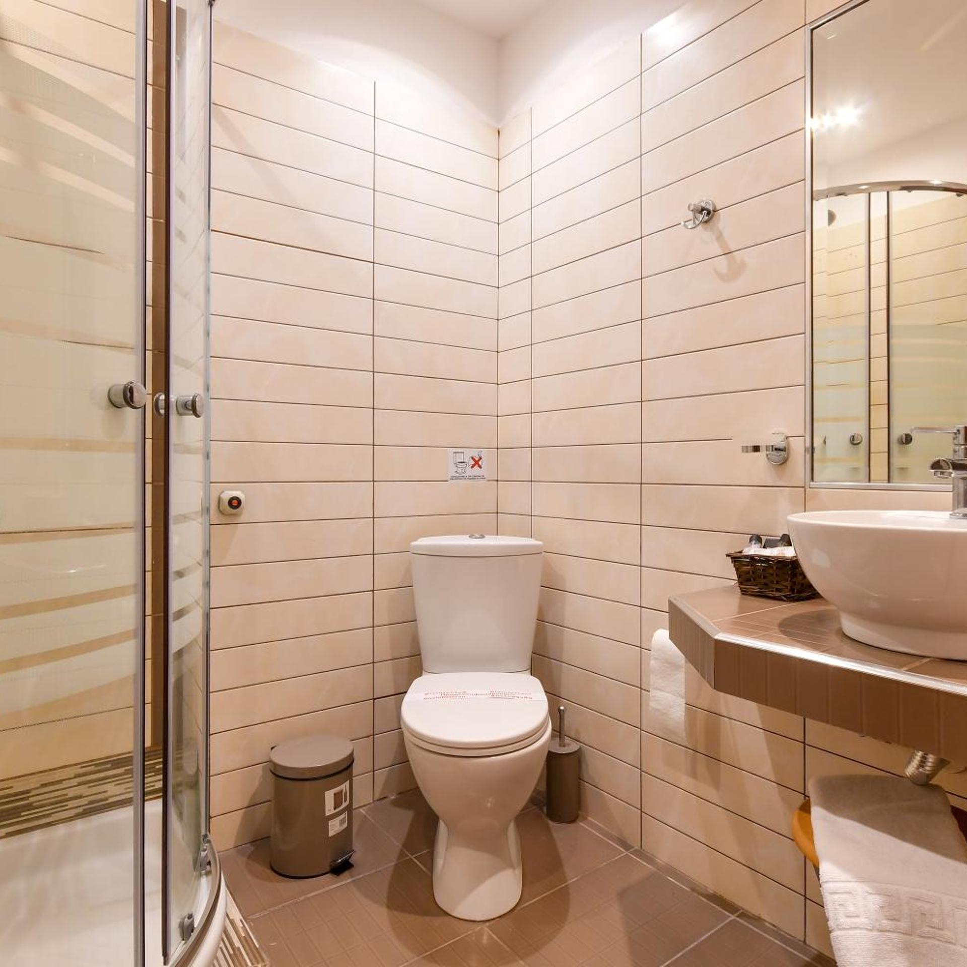 Avra Hotel 53/58
