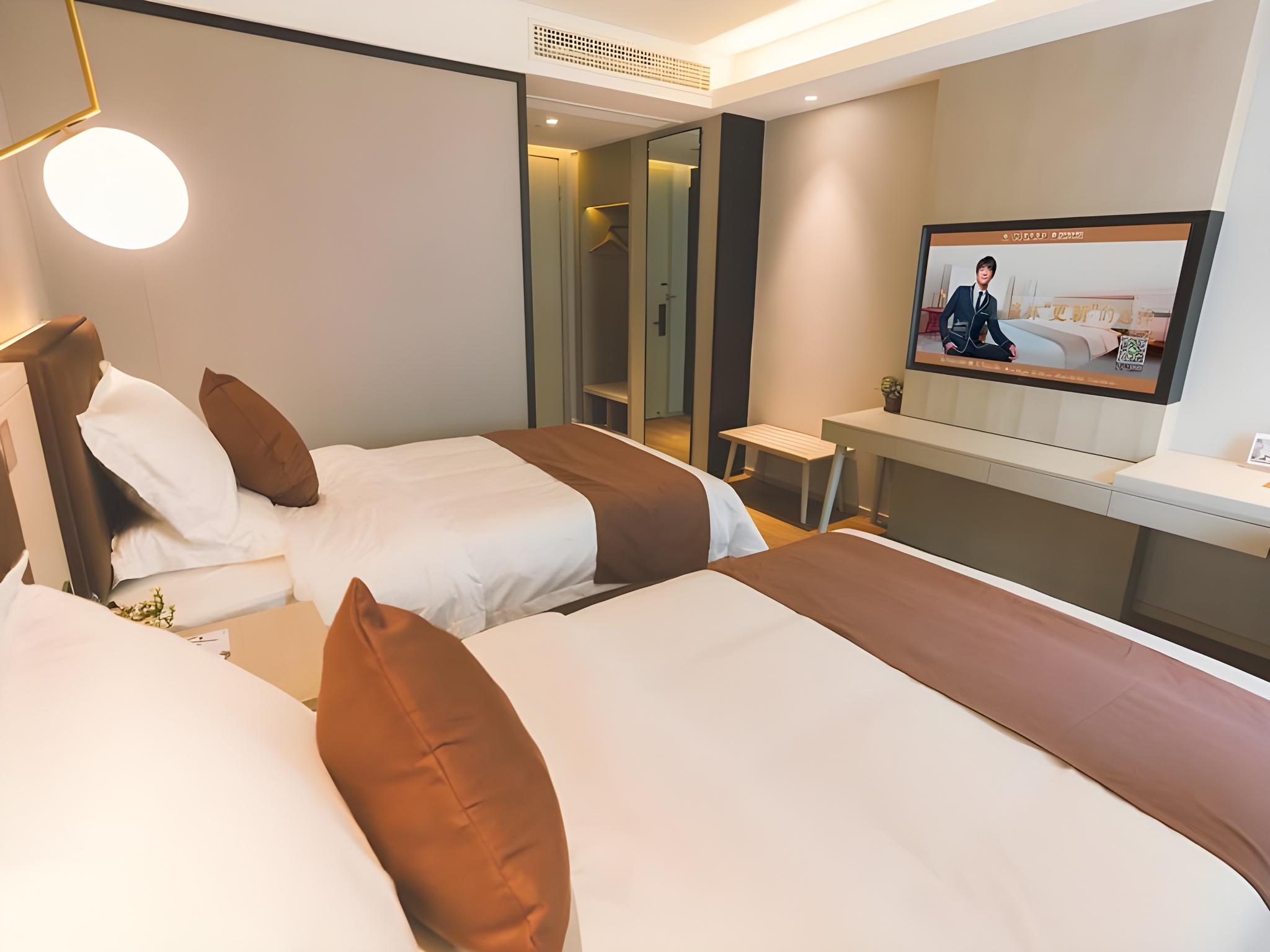DELUXE, TWIN BEDS