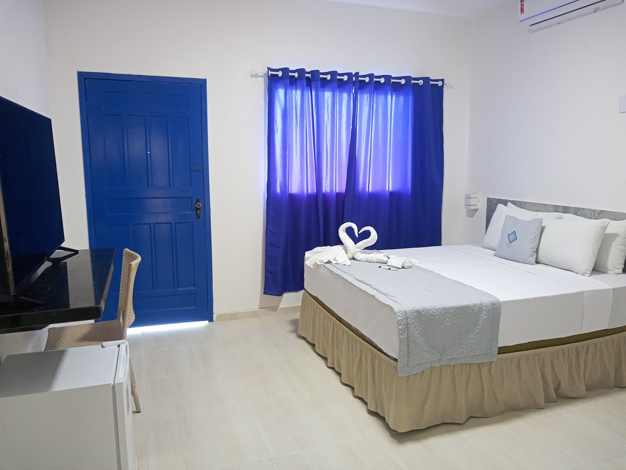Comfort, Quadruple, Queen Bed