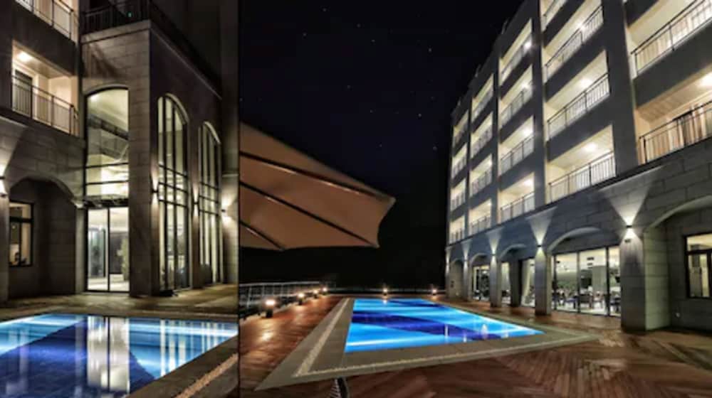 Lapis Hotel 55/70