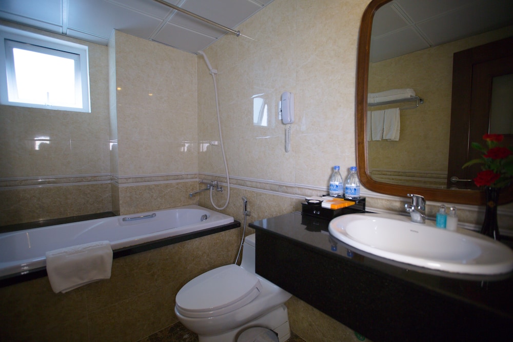 Chalcedony Hotel 48/50