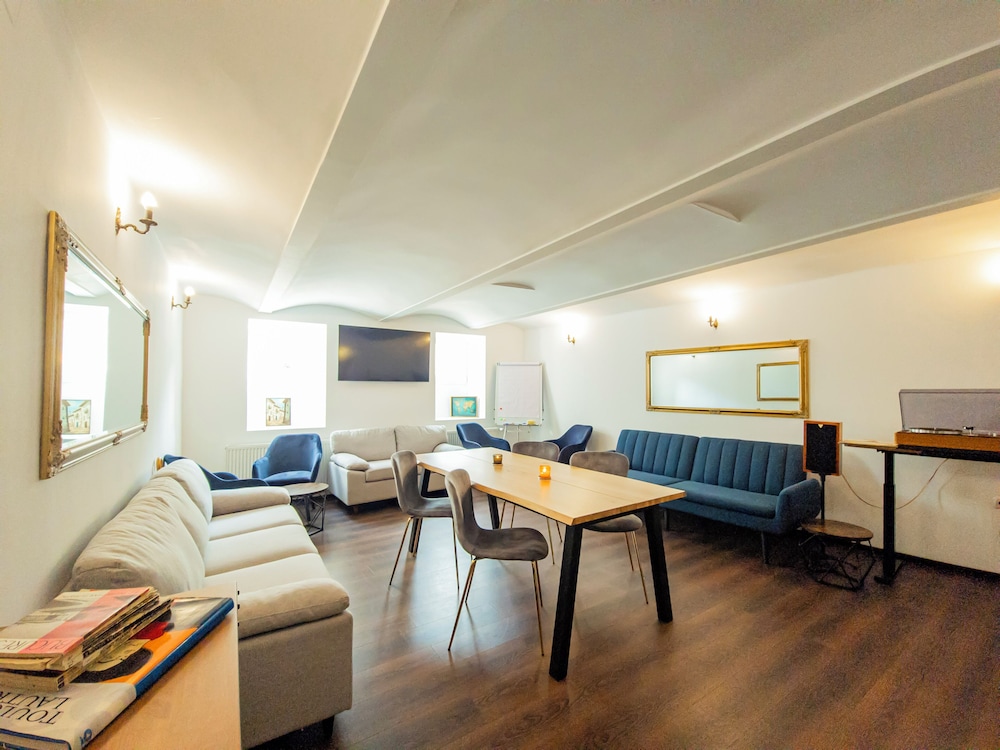Residence Central Annapolis 42/58