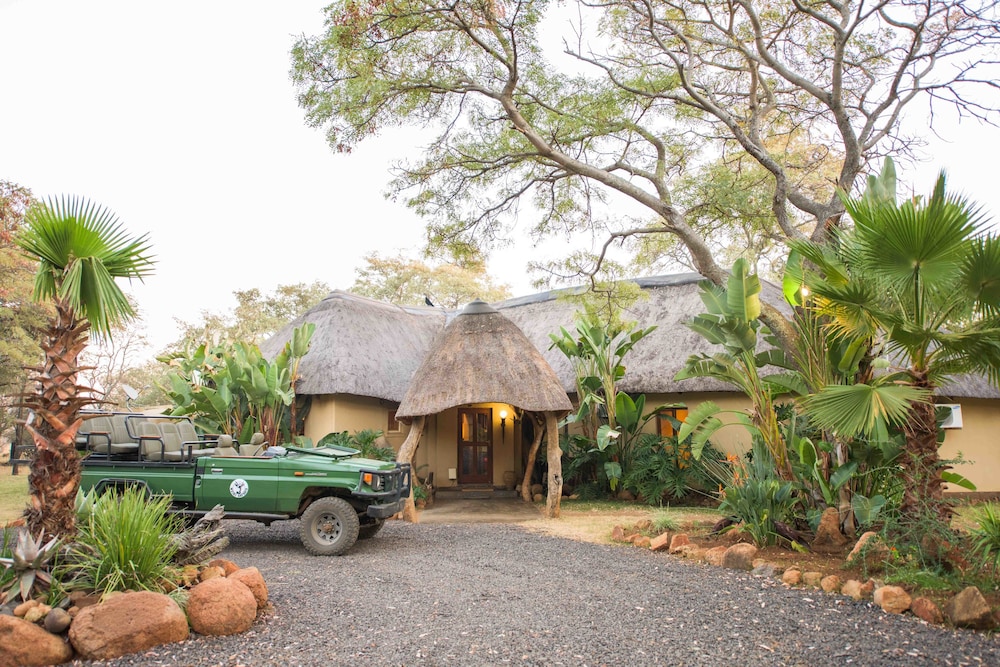 Mziki Safari Lodge 3/76