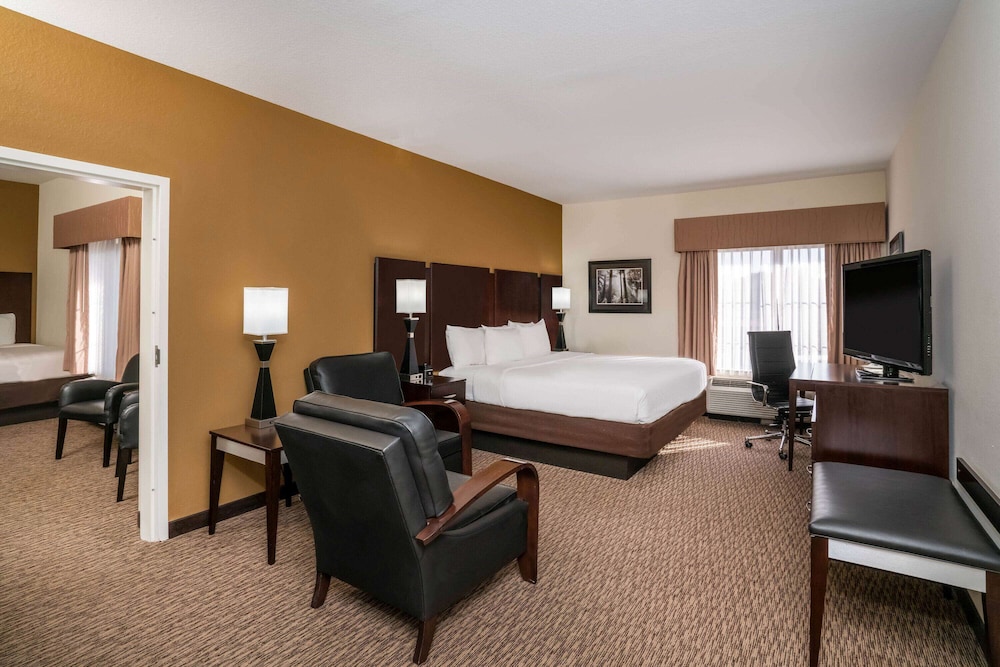 La Quinta Inn Suites By Wyndham Memphis Wolfchase 20/63