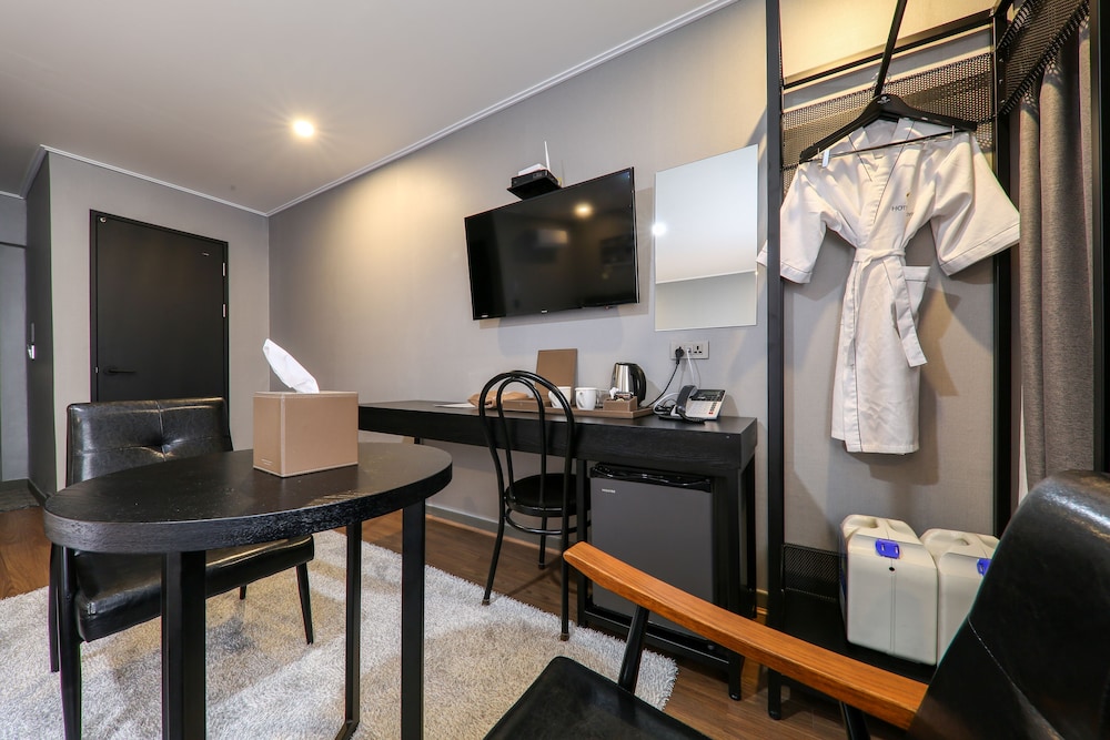 B Cent Hotel 44/58