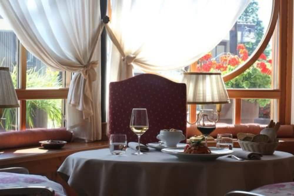 Alpen Suite Hotel 41/48