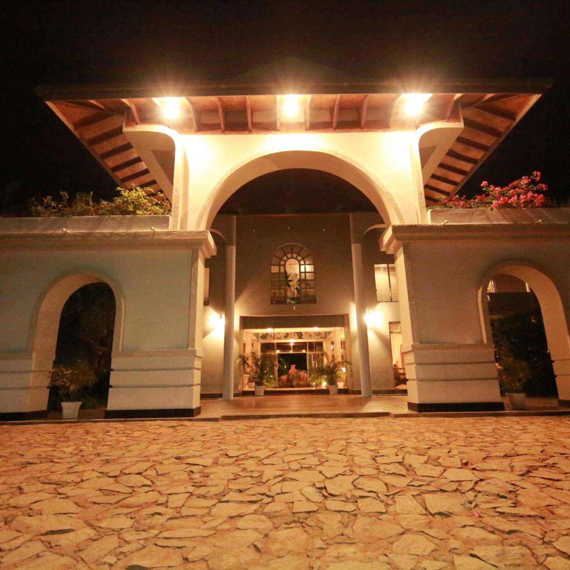 The Oasis Hotel 42/43
